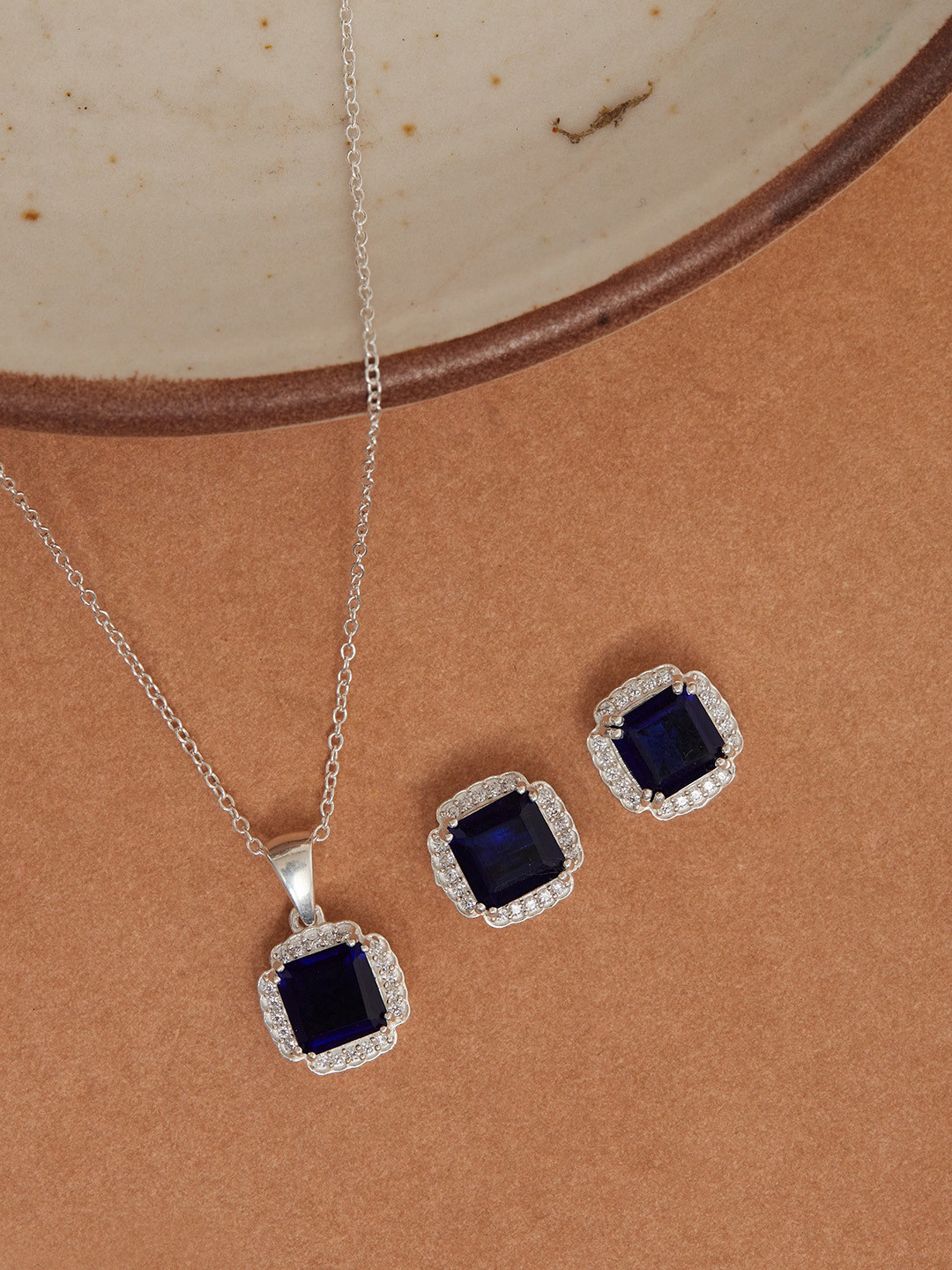 

Studio Voylla 925 Sterling Silver Square Milgrain Pendant Set