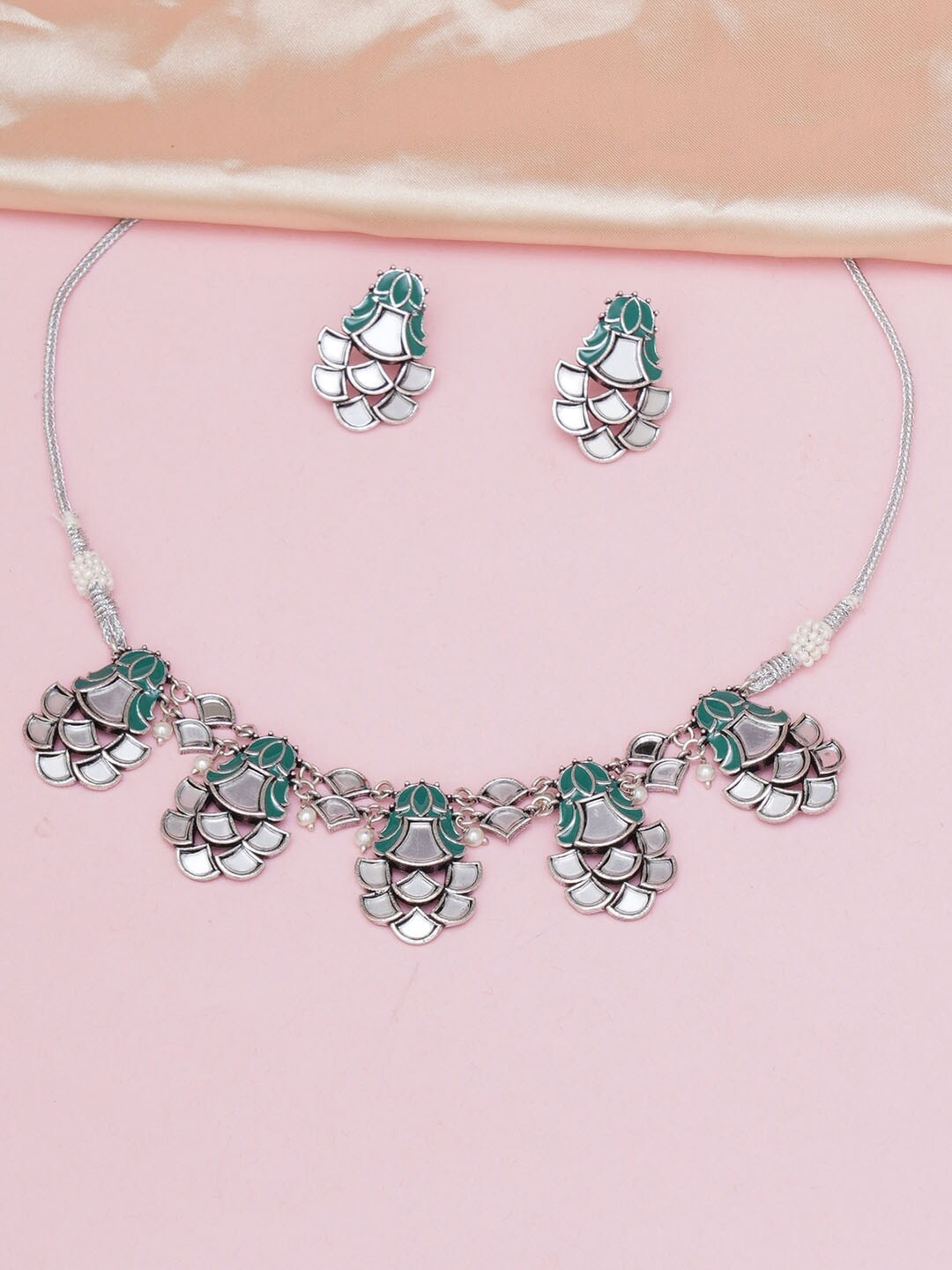 

Voylla Green & Silver-PlatedMirror-Studded Jewellery set