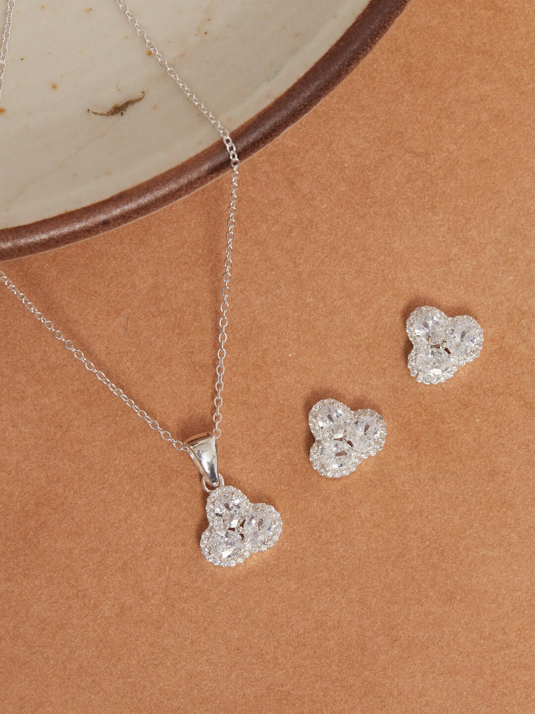

Studio Voylla Women 925 Sterling Silver CZ Stone 3 Petal Pendant Set, White