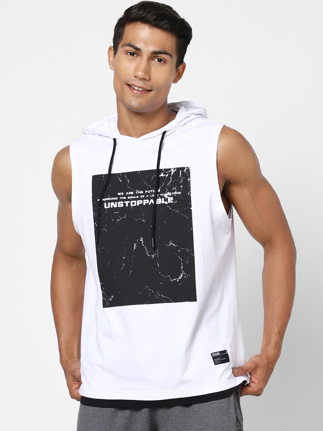 

Street Armor by Pantaloons Men White Typography Colourblocked T-shirt