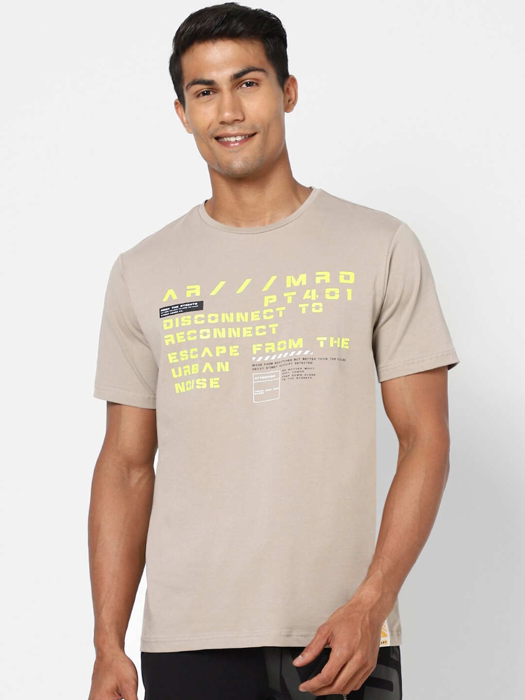 

Street Armor by Pantaloons Men Khaki Typography Printed T-shirt