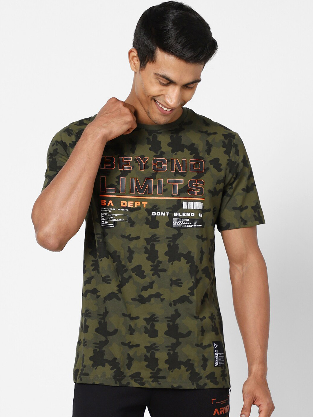 

Street Armor by Pantaloons Men Olive Green Typography Printed T-shirt