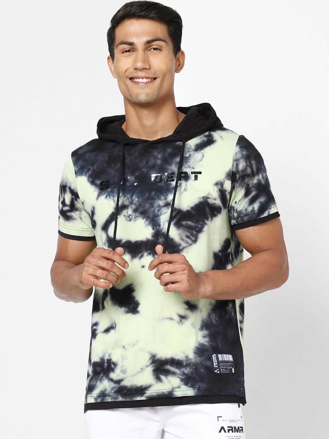 

Street Armor by Pantaloons Men Green Printed T-shirt
