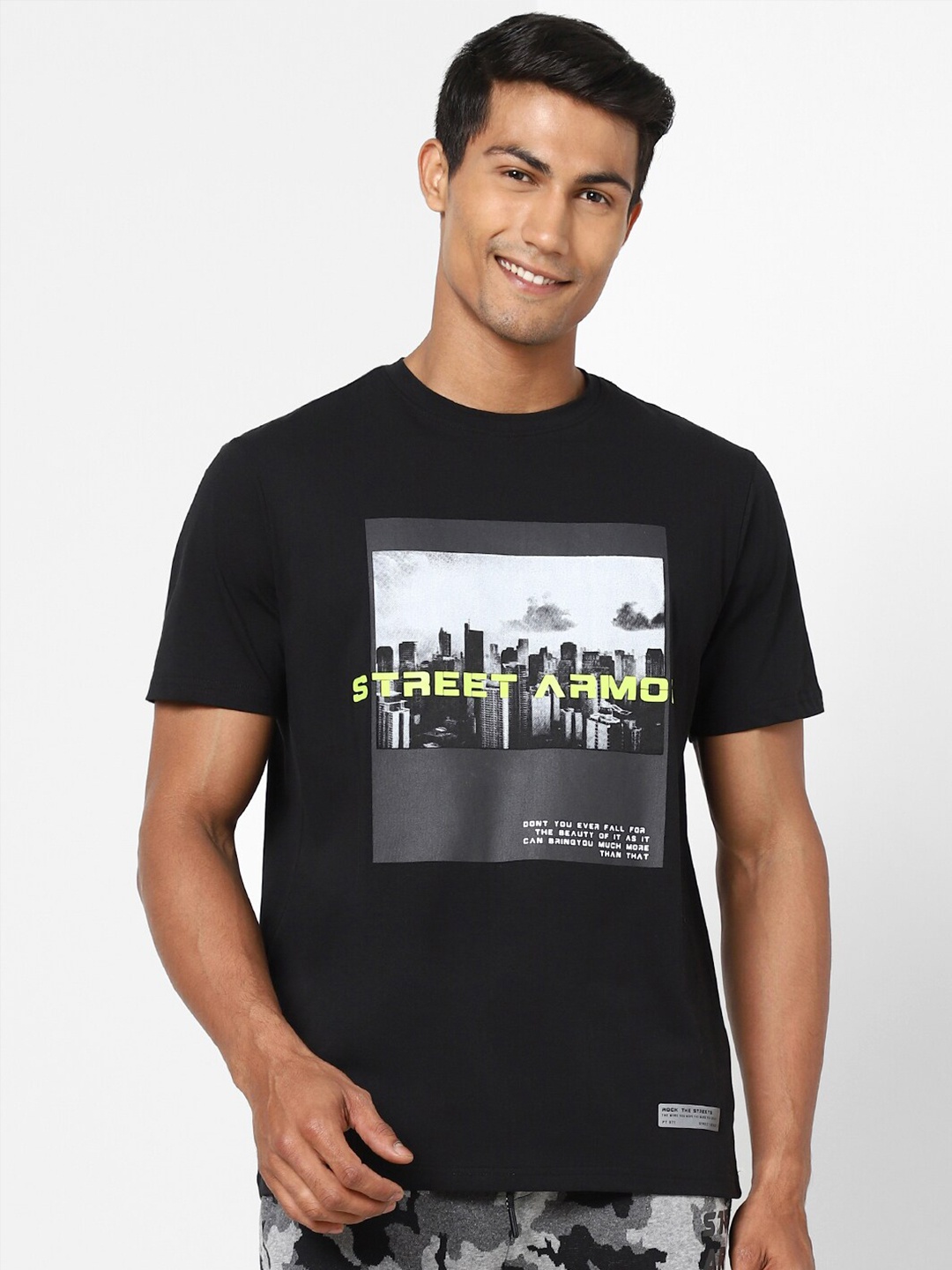 

Street Armor by Pantaloons Men Black Printed T-shirt