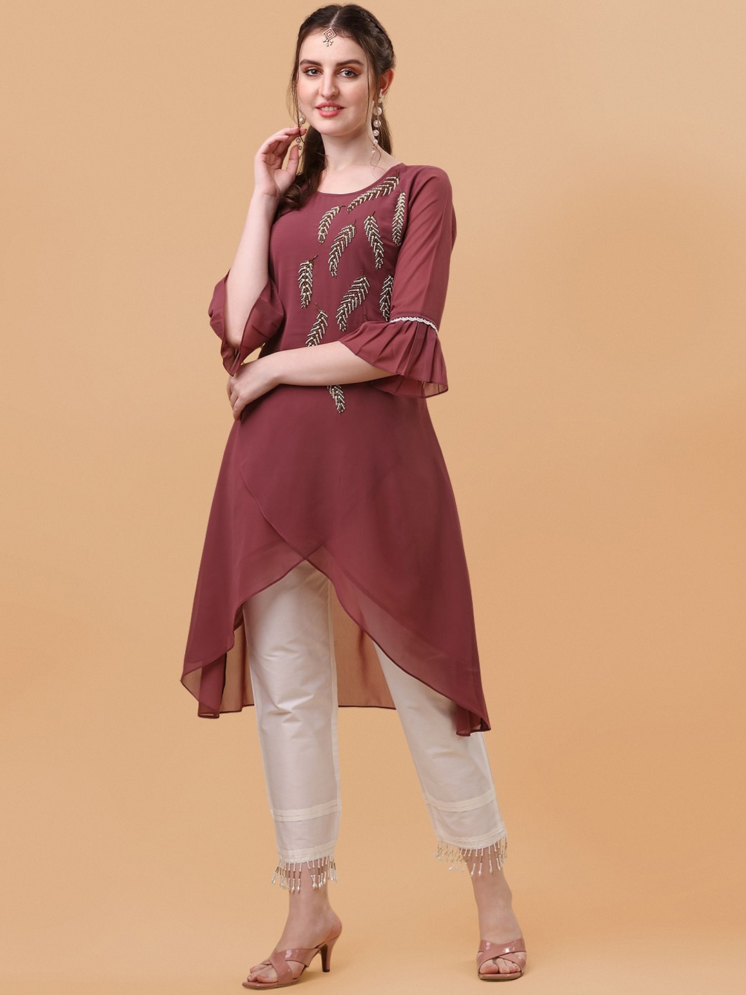 

Berrylicious Women Pink Ethnic Motifs Embroidered Beads and Stones Kurta With Trousers