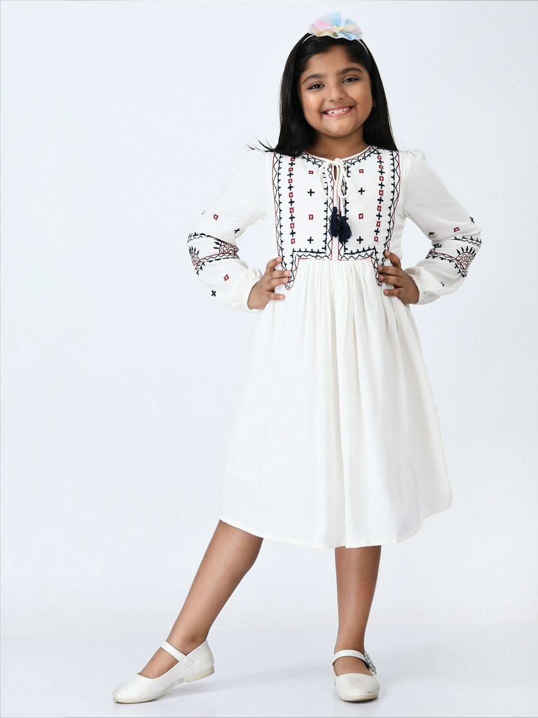 

Bella Moda White Ethnic Motifs Tie-Up Neck Pure Cotton Midi Dress