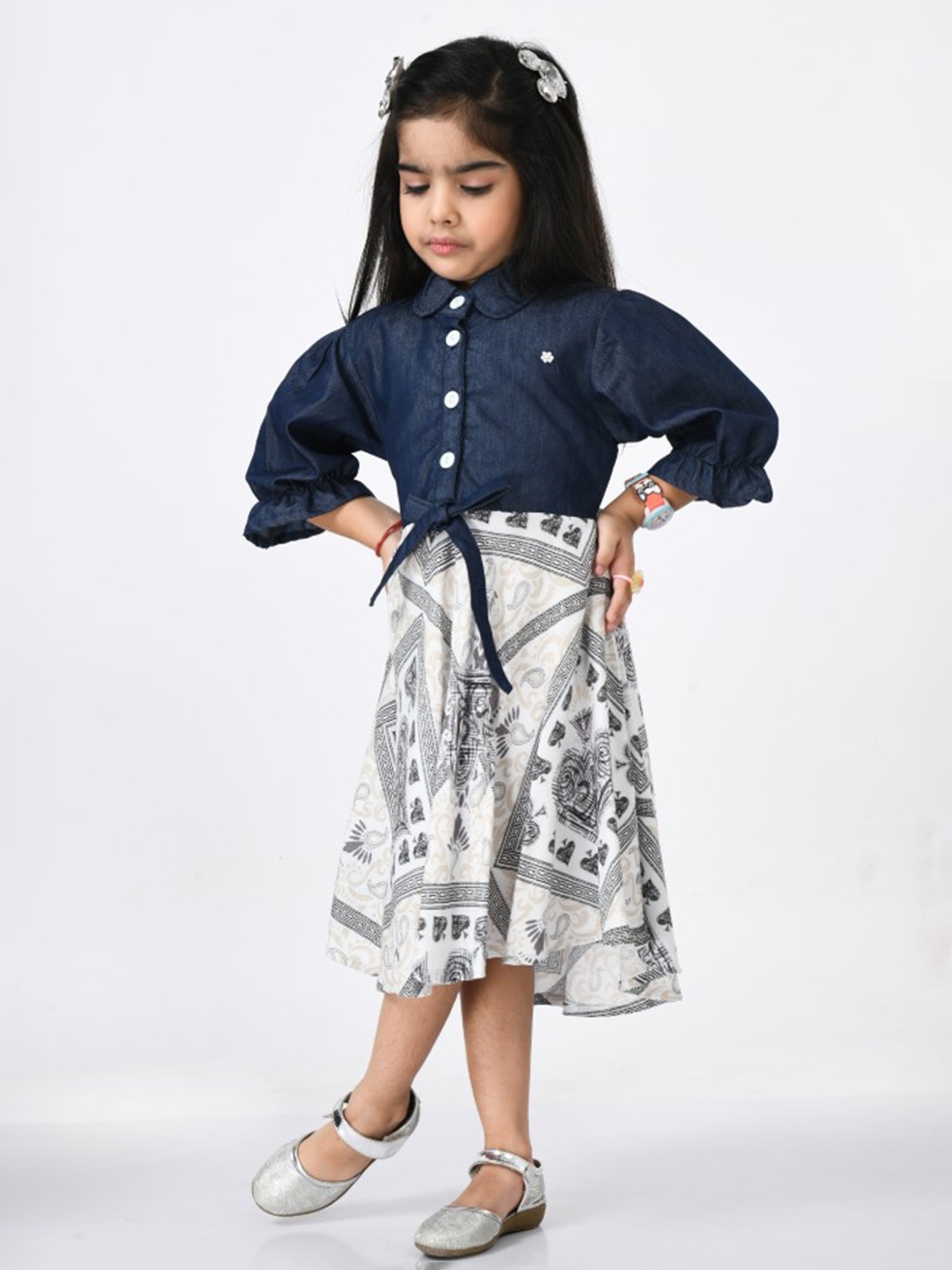 

Bella Moda Off White & Navy Blue Fit & Flare Midi Dress