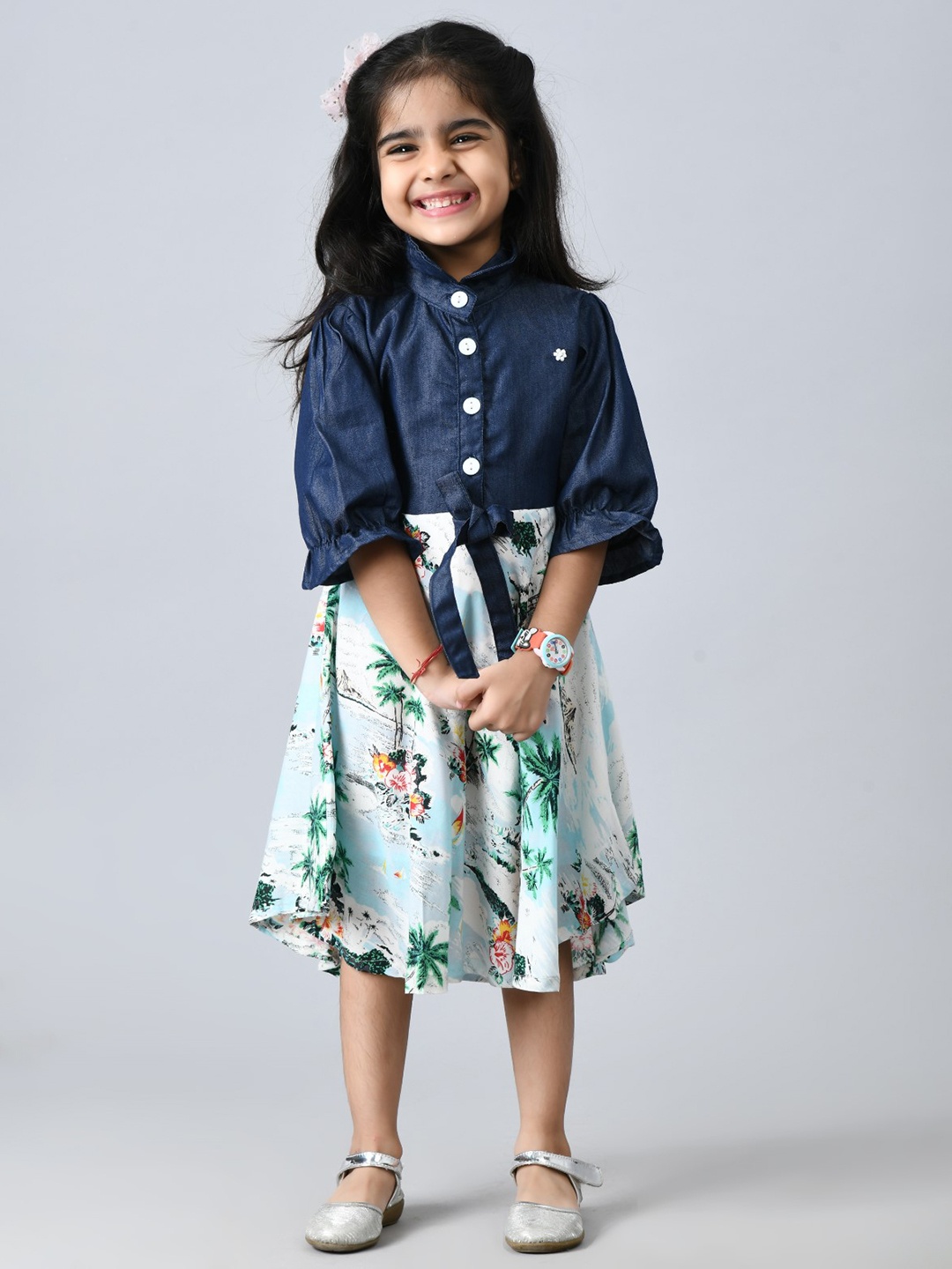 

Bella Moda Girls White & Navy Blue Floral Printed Fit & Flare Pure Cotton Dress