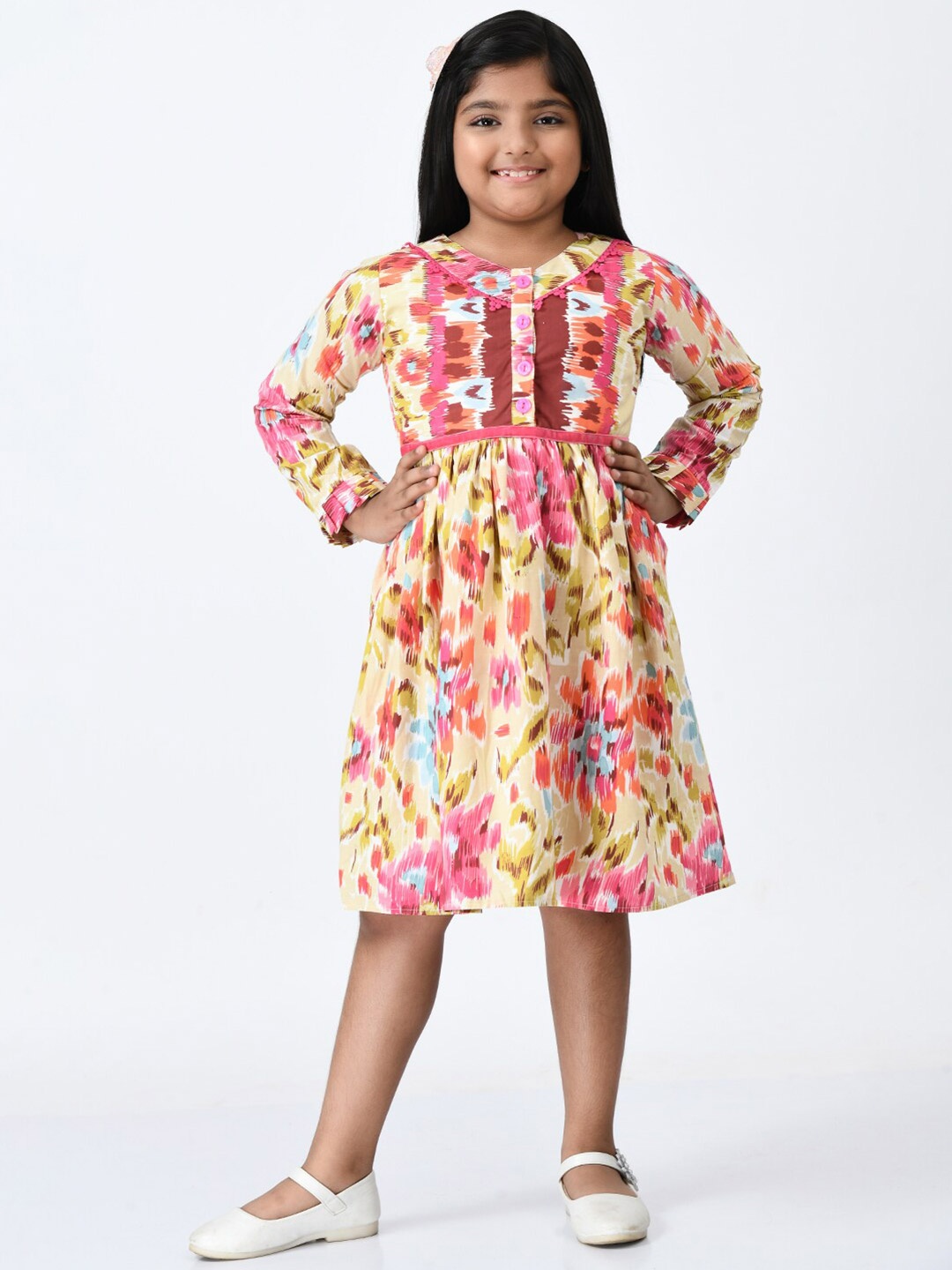 

Bella Moda Girls Beige & Pink Abstract Printed Fit & Flare Pure Cotton Dress