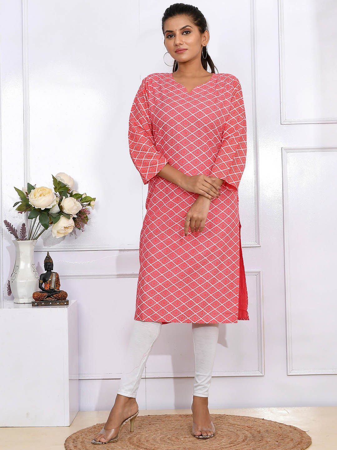 

Kesarya Stylised Neck Floral Printed Pure Cotton Kurta, Red