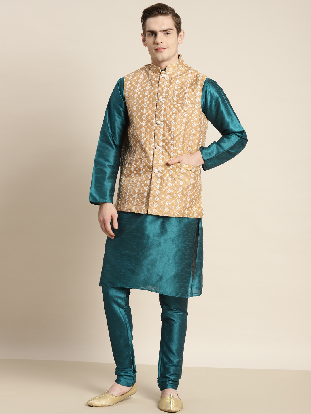 

SOJANYA Men Teal Ethnic Motifs Embroidered Thread Work Kurta with Churidar