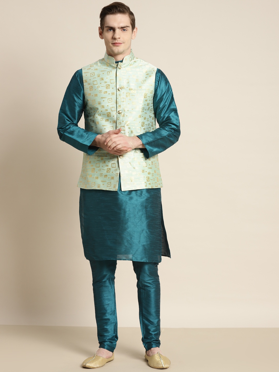 

SOJANYA Men Green Kurta with Churidar