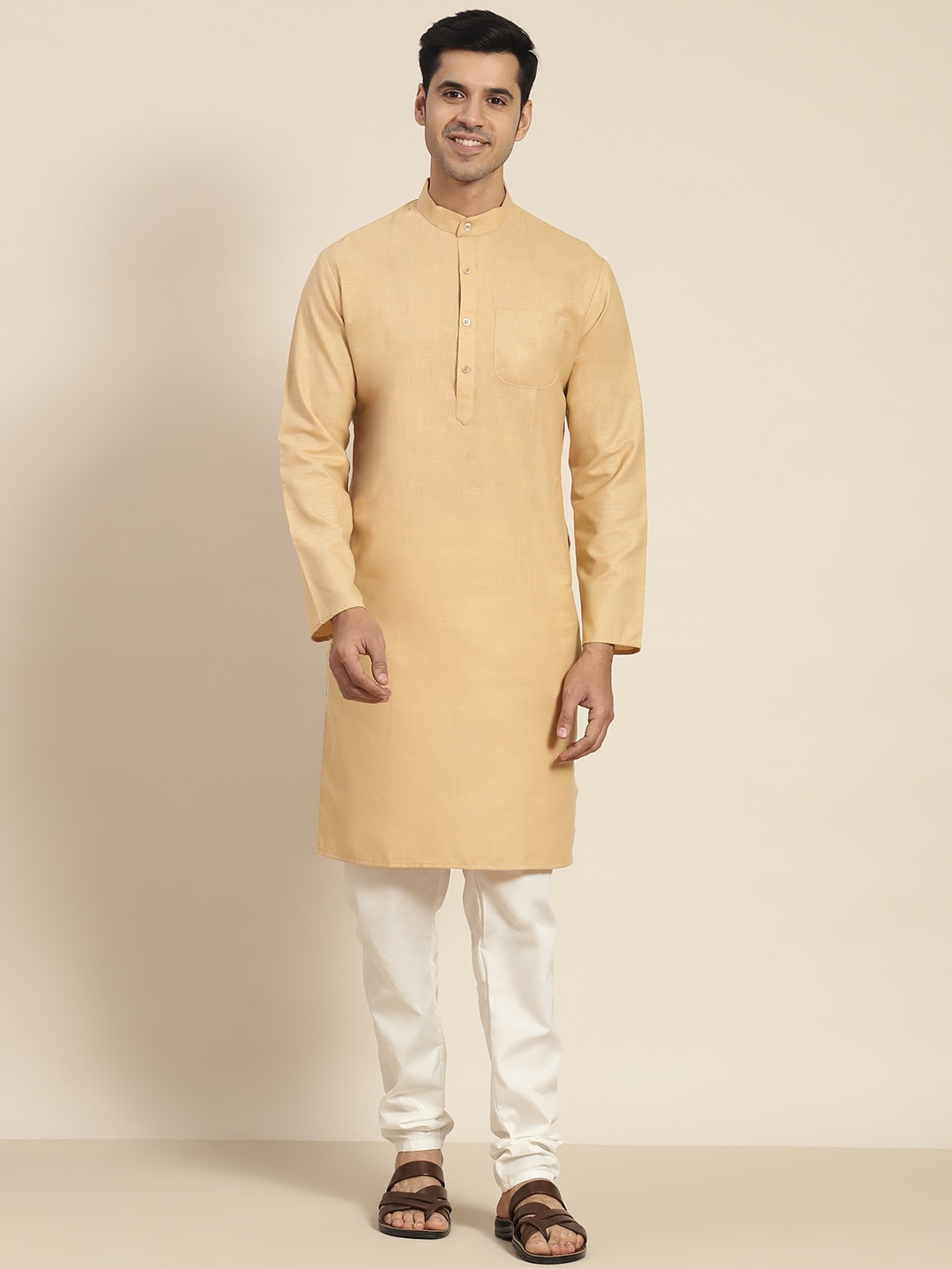 

SOJANYA Men Gold-Toned Kurta with Churidar