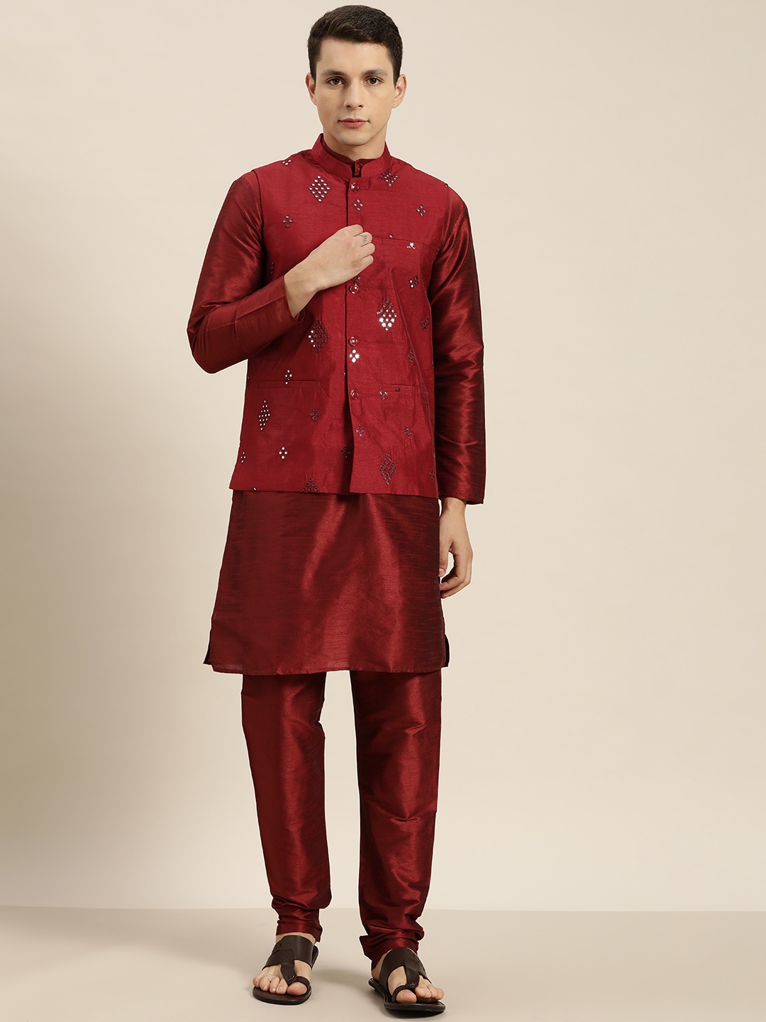 

SOJANYA Men Maroon Embroidered Mirror Work Kurta with Churidar