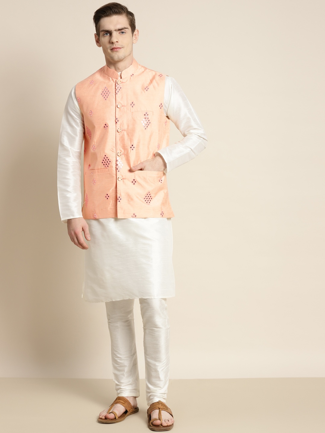 

SOJANYA Men Off White Ethnic Motifs Embroidered Kurta with Pyjamas