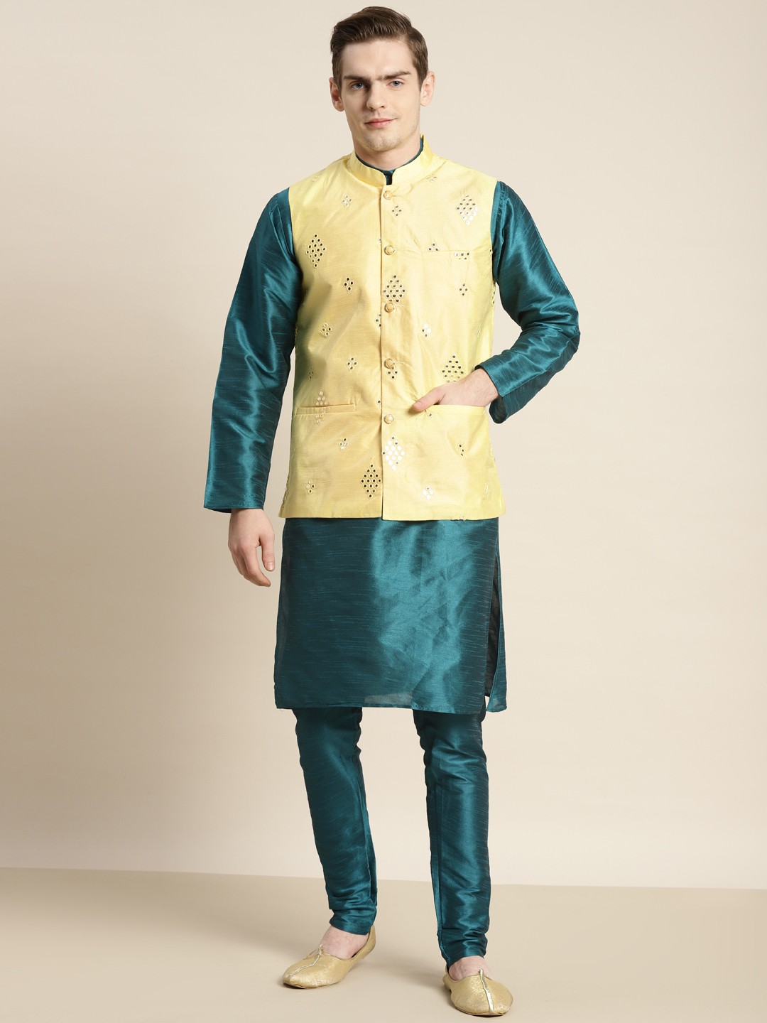 

SOJANYA Men Green Embroidered Mirror Work Kurta with Churidar