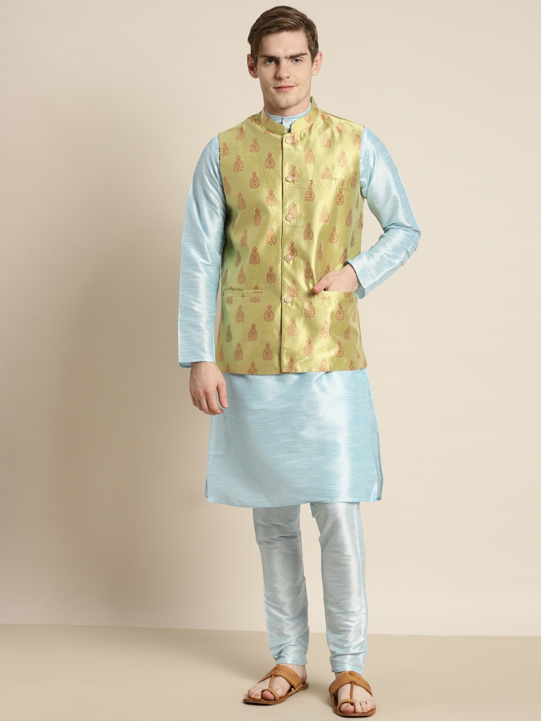 

SOJANYA Men Blue Ethnic Motifs Kurta with Churidar