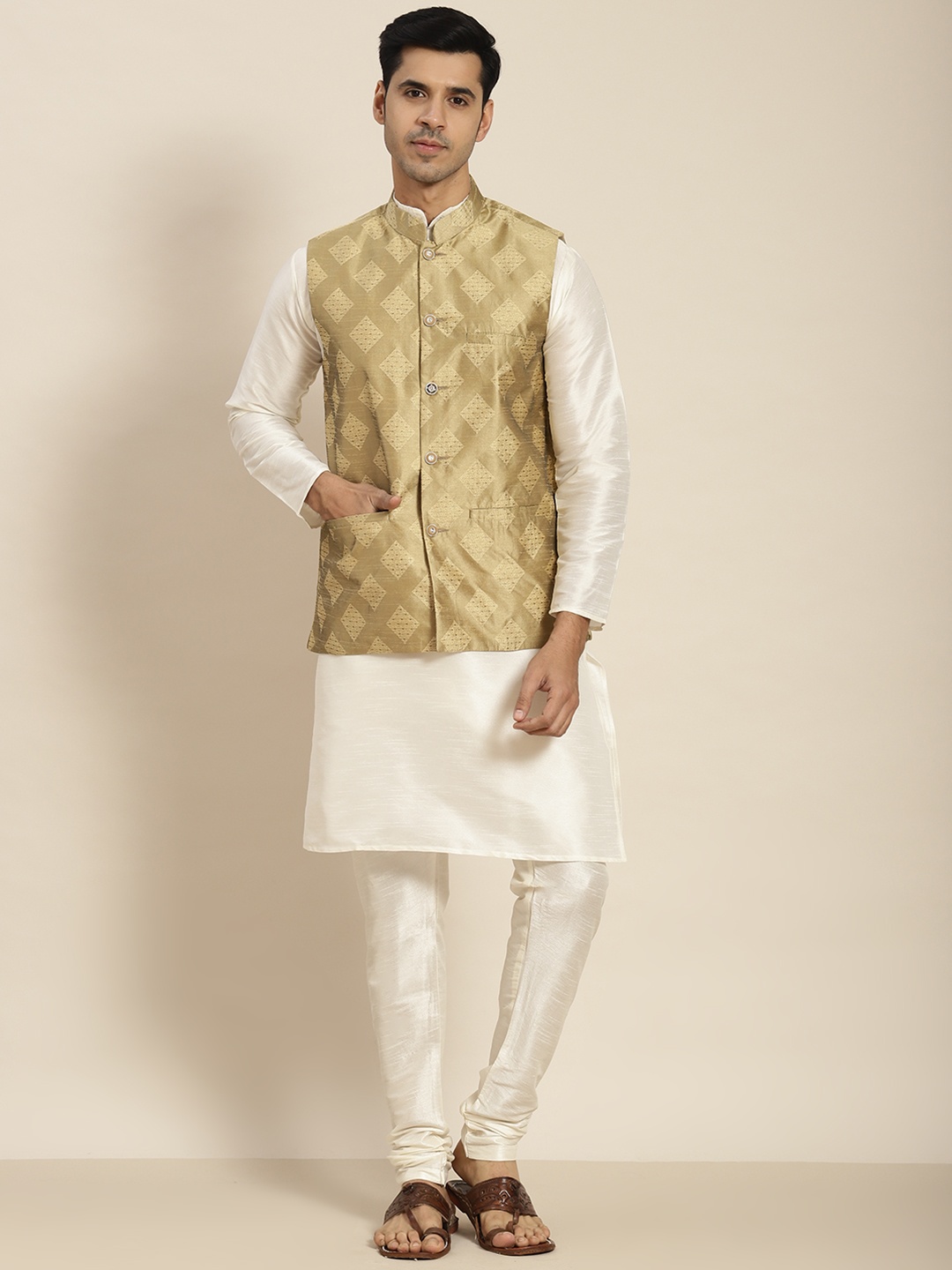 

SOJANYA Men Cream-Coloured Kurta with Churidar