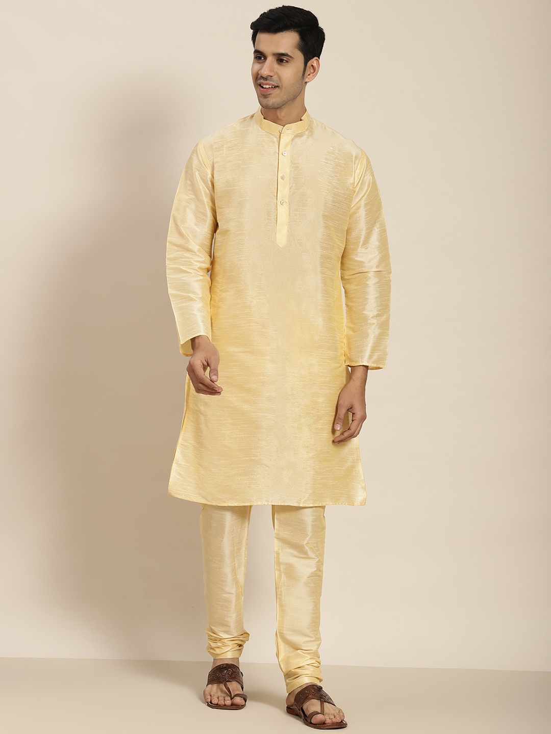 

SOJANYA Men Gold-Toned Kurta with Churidar