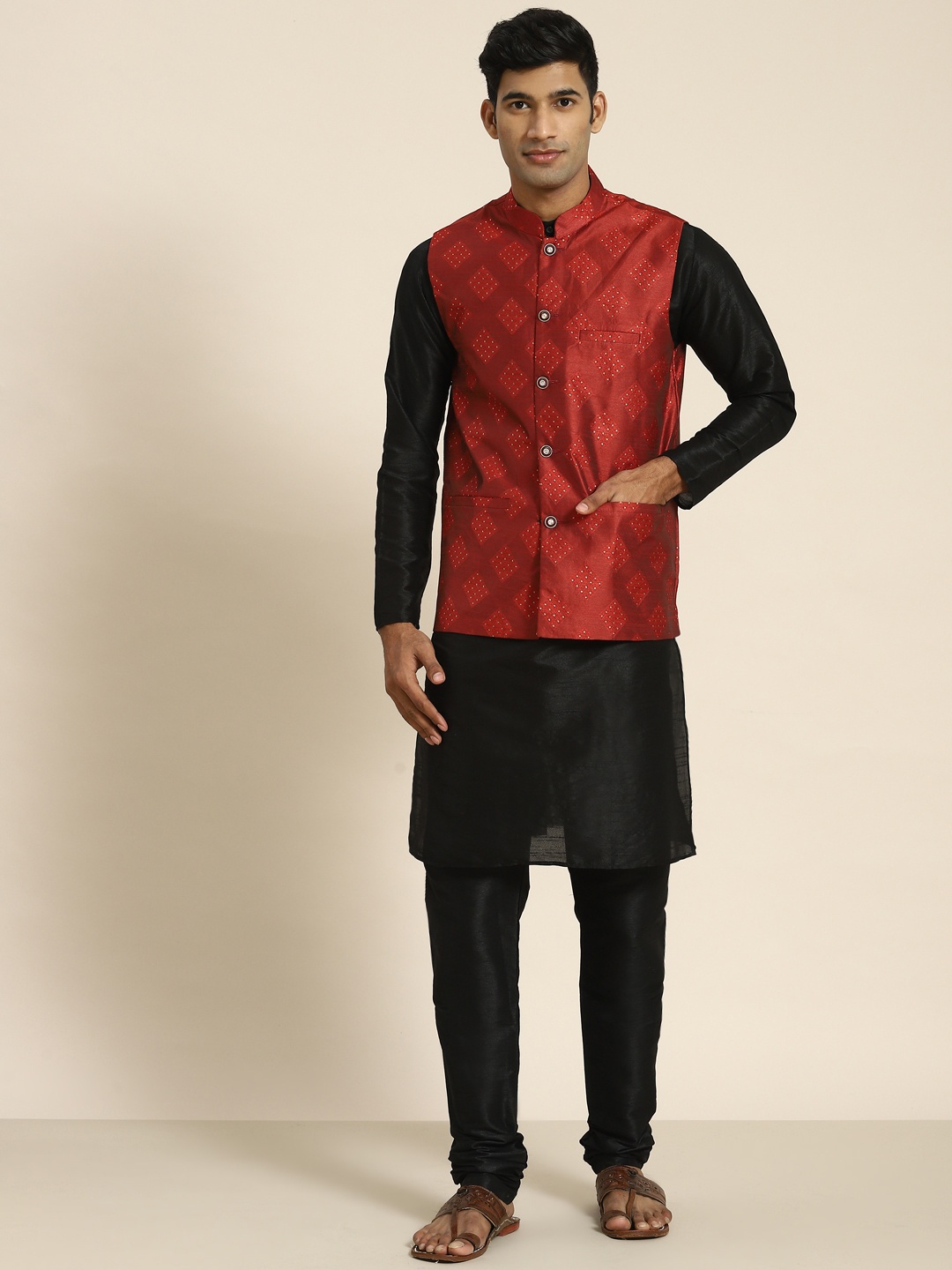 

SOJANYA Men Black Kurta with Churidar
