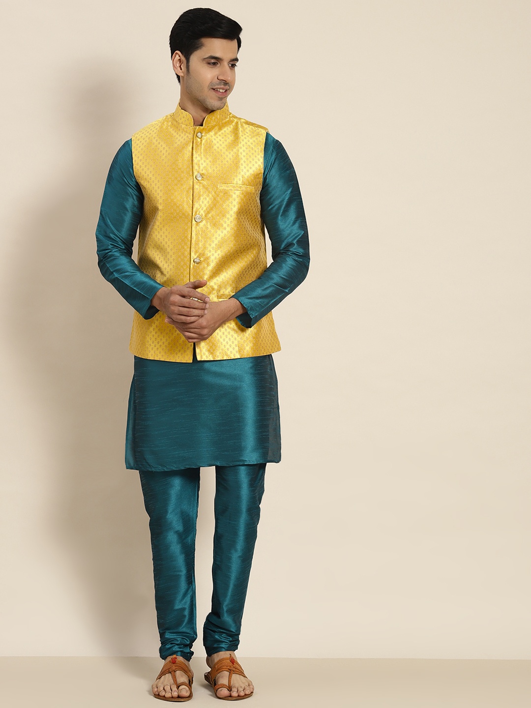 

SOJANYA Men Teal Kurta with Churidar