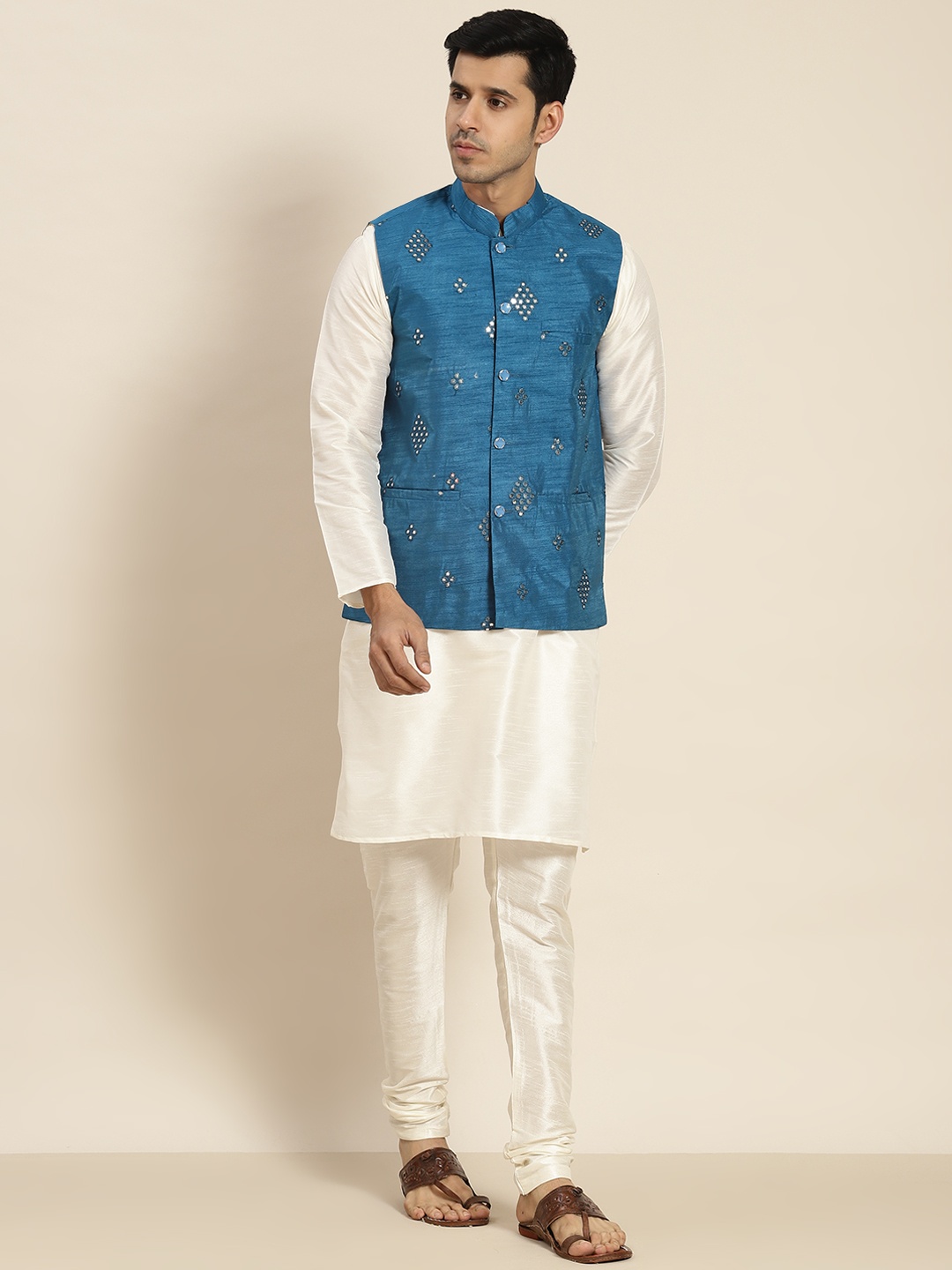 

SOJANYA Men Cream-Coloured Kurta with Churidar