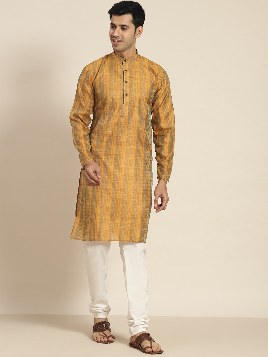 

SOJANYA Men Mustard Yellow Striped Kurta with Churidar