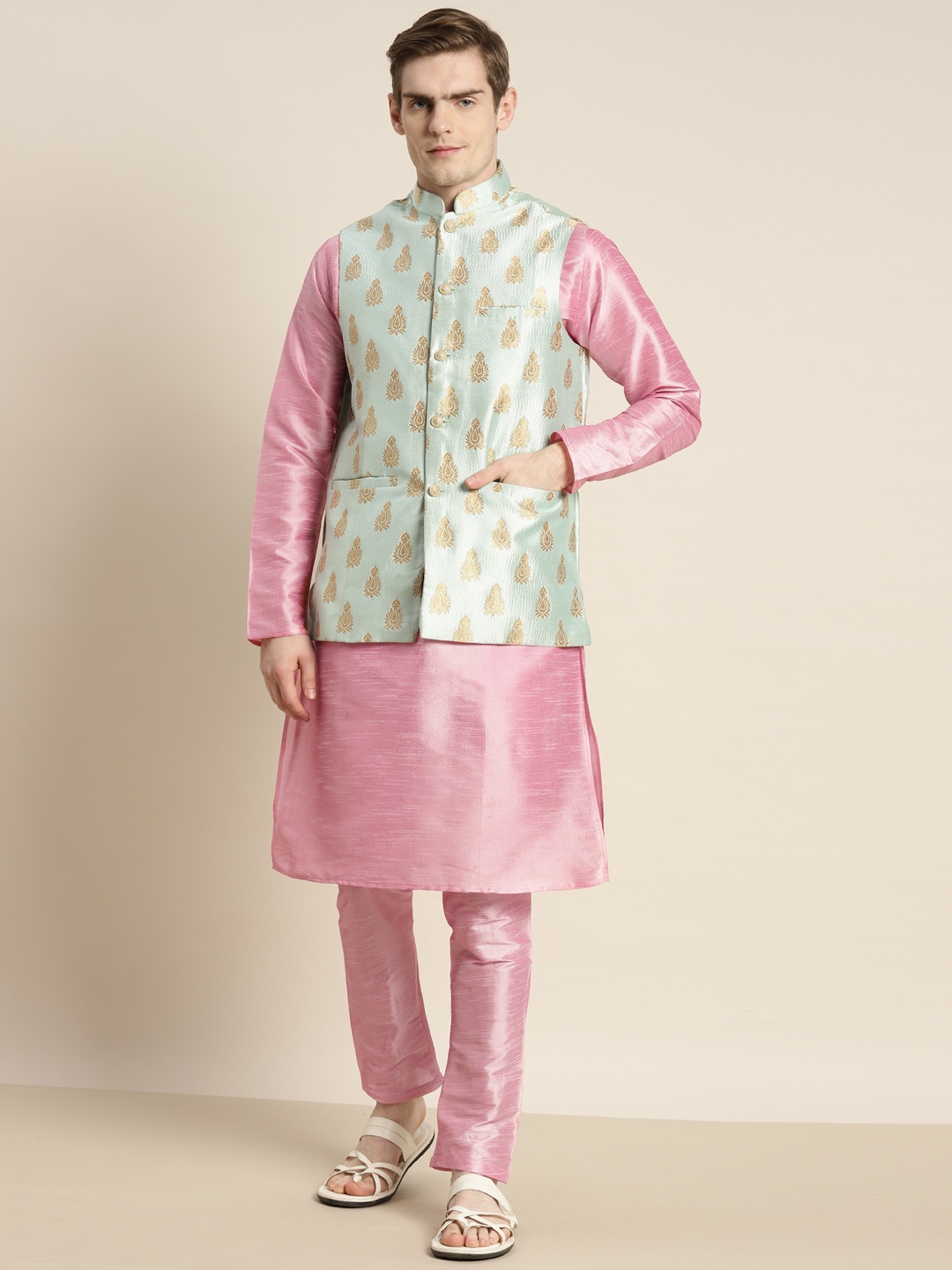 

SOJANYA Men Kurta with Churidar & Ethnic Motifs Embroidered Nehru Jacket, Pink