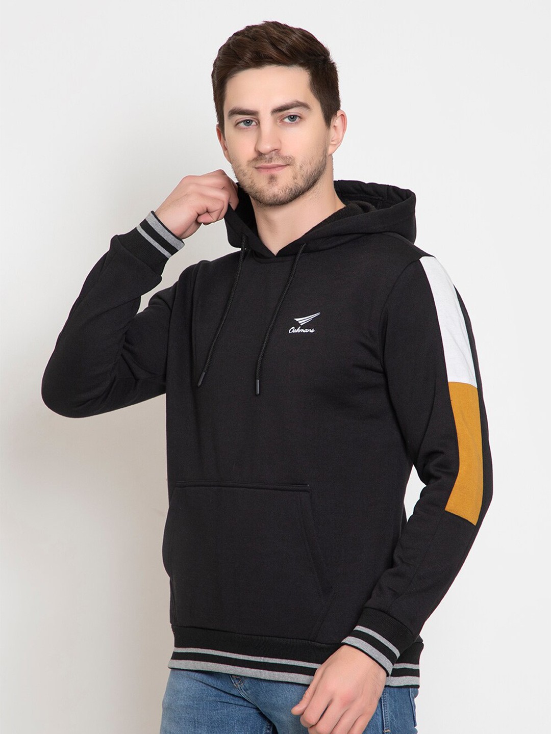 

Oakmans Men Black Colourblocked Sweatshirt