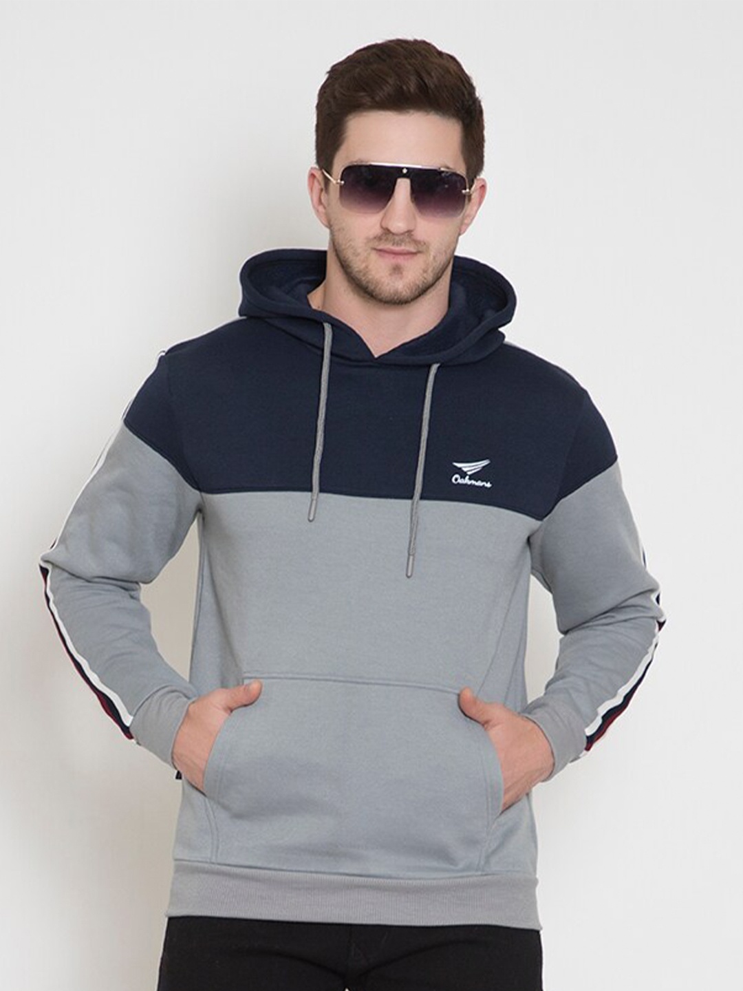 

Oakmans Men Navy Blue Colourblocked Hooded Sweatshirt
