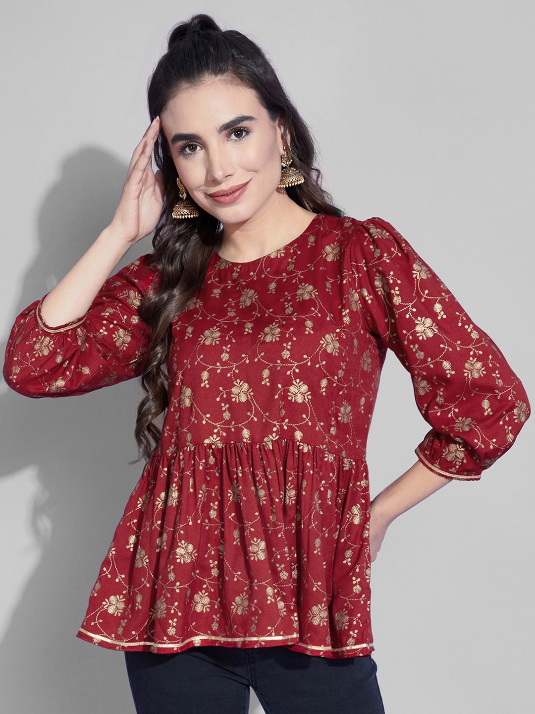 

SKYLEE Women Red & Gold-Toned Ethnic Motifs Printed Kurti