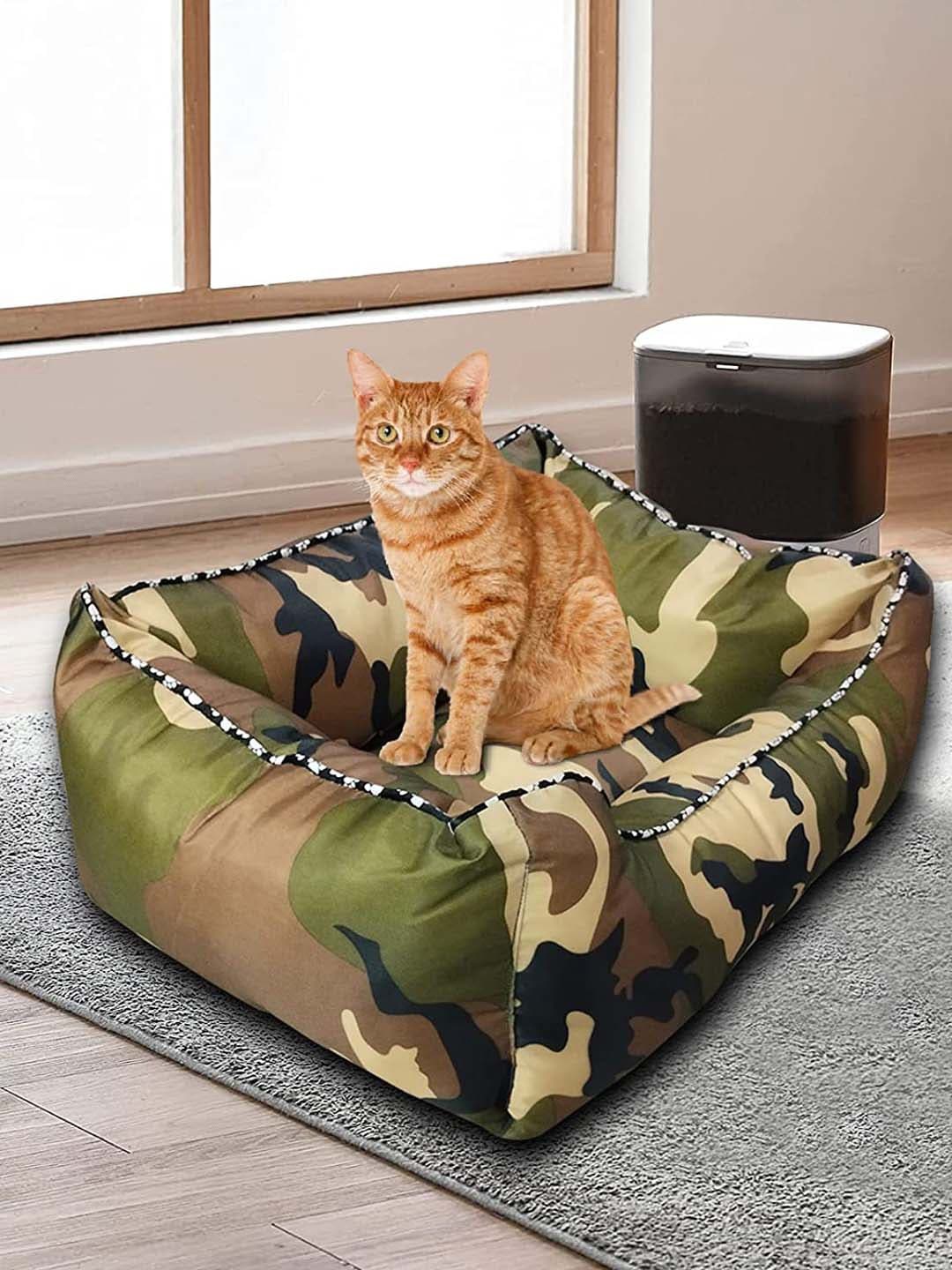 

Lulala Green & Brown Printed Paw Square Dog Bed