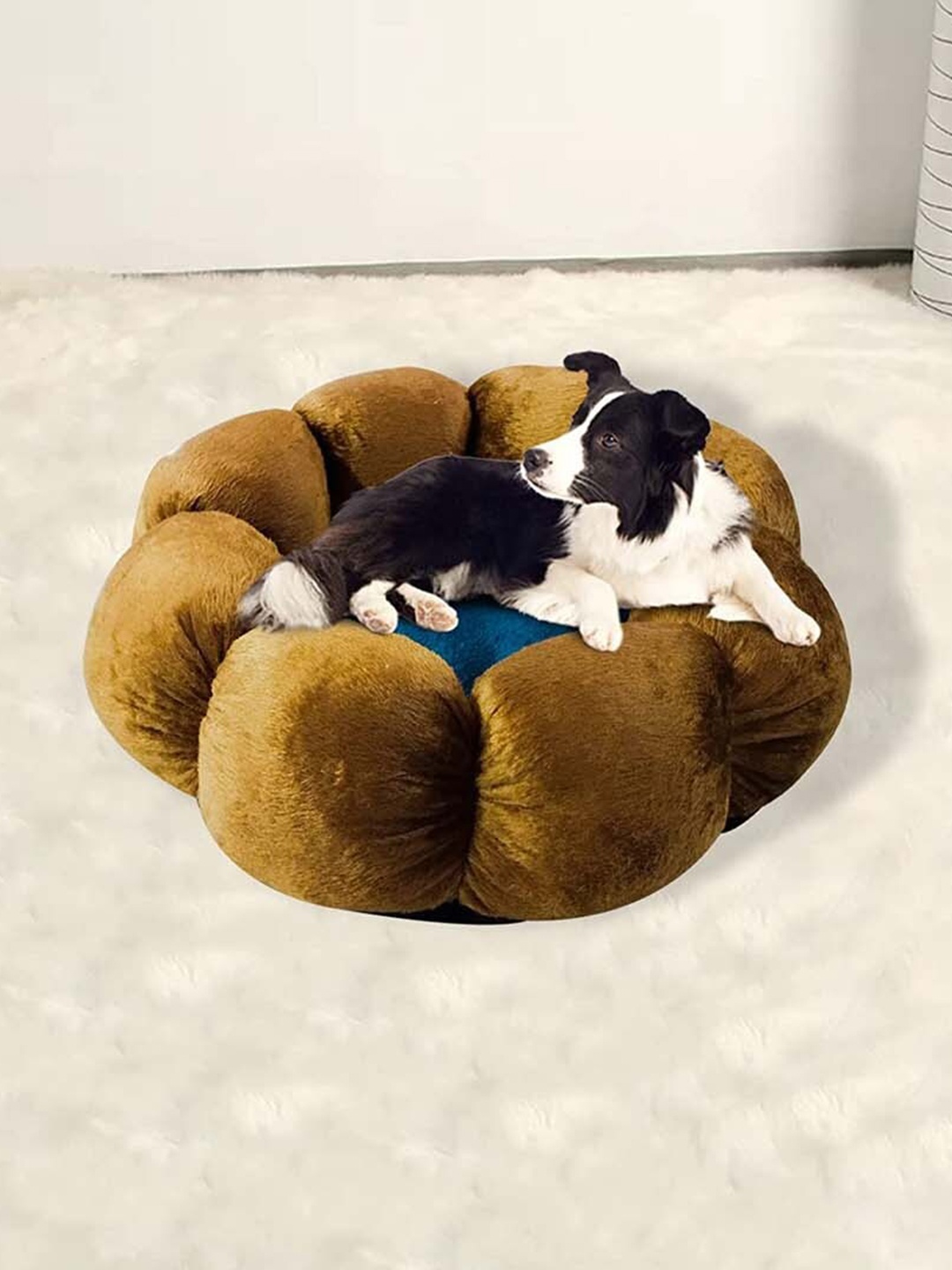 

Lulala Brown Solid Velvet Pet Bed