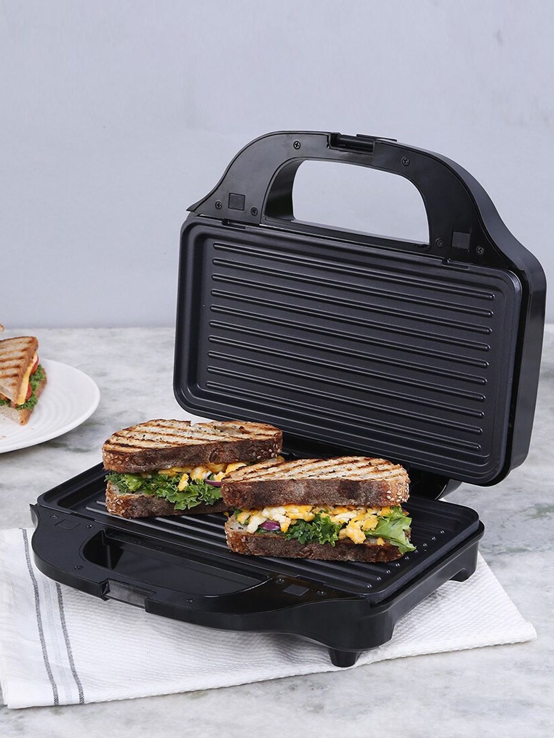 

Wonderchef Black Prato Plus 3 In 1 Sandwich Grill And Waffle Maker