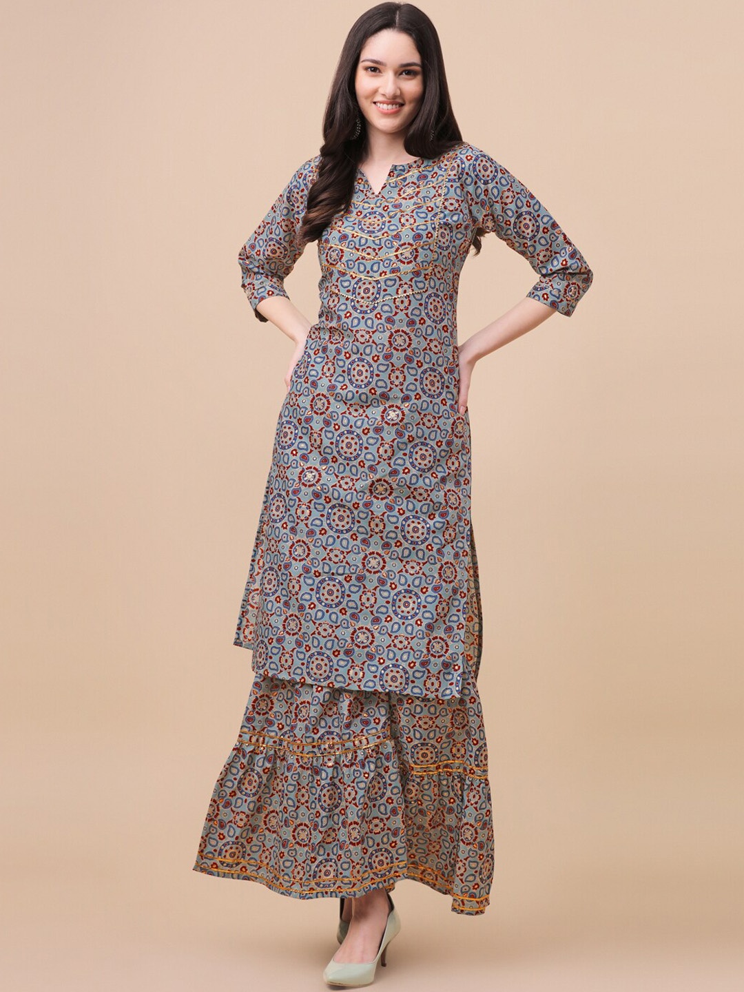 

GUFRINA Women Blue Floral Printed Kurta with Sharara