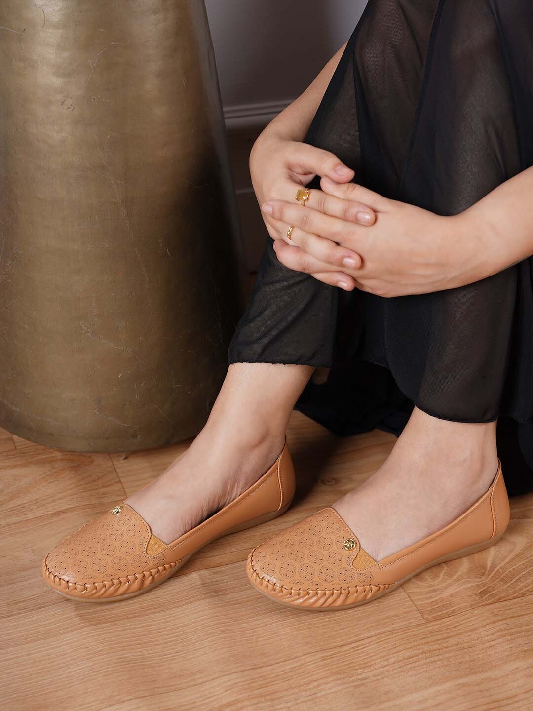 

VEILLE Women Beige Printed Ballerinas Flats