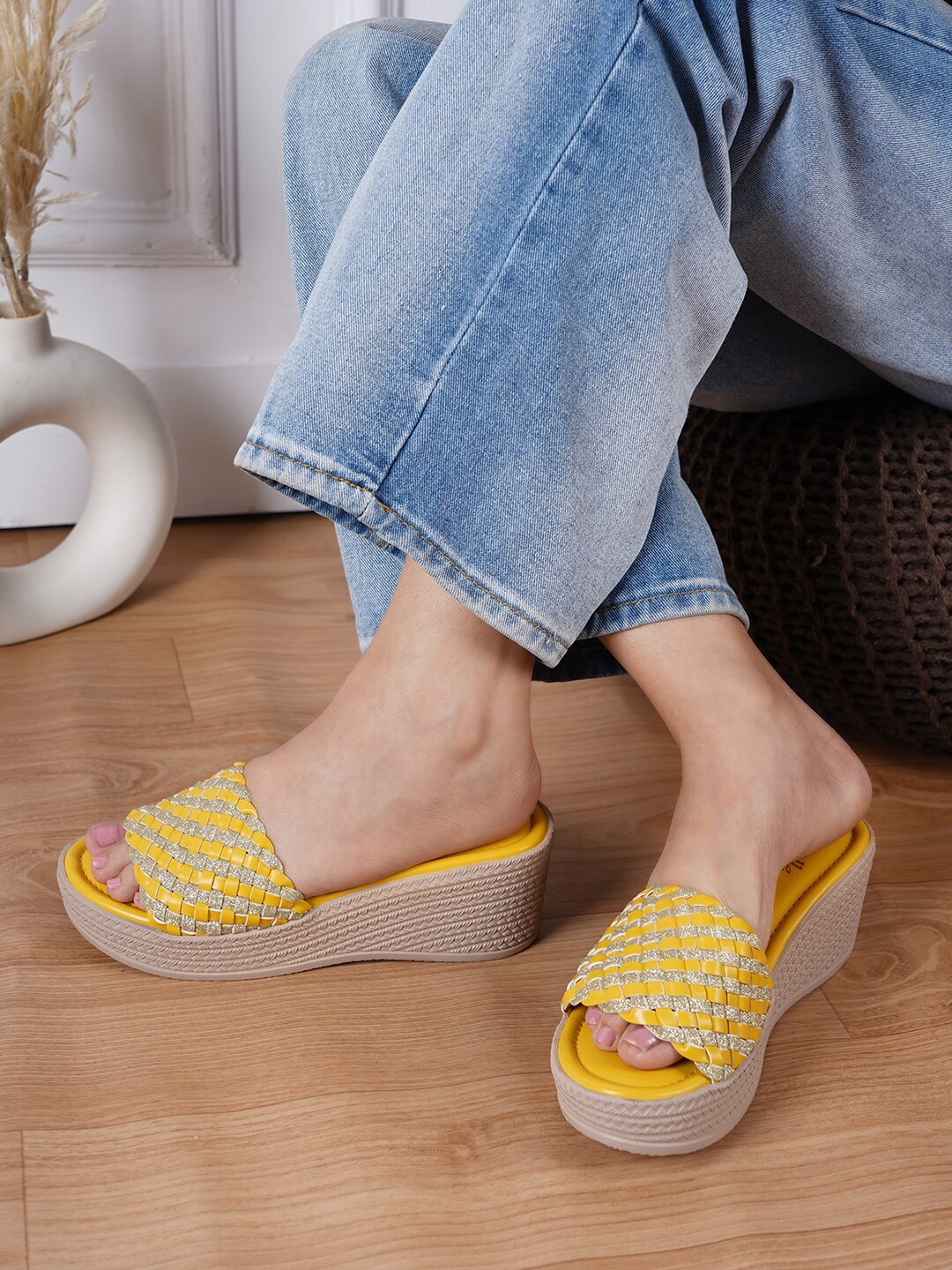 

VEILLE Women Yellow & Gold-Toned PU Flatform Sandals