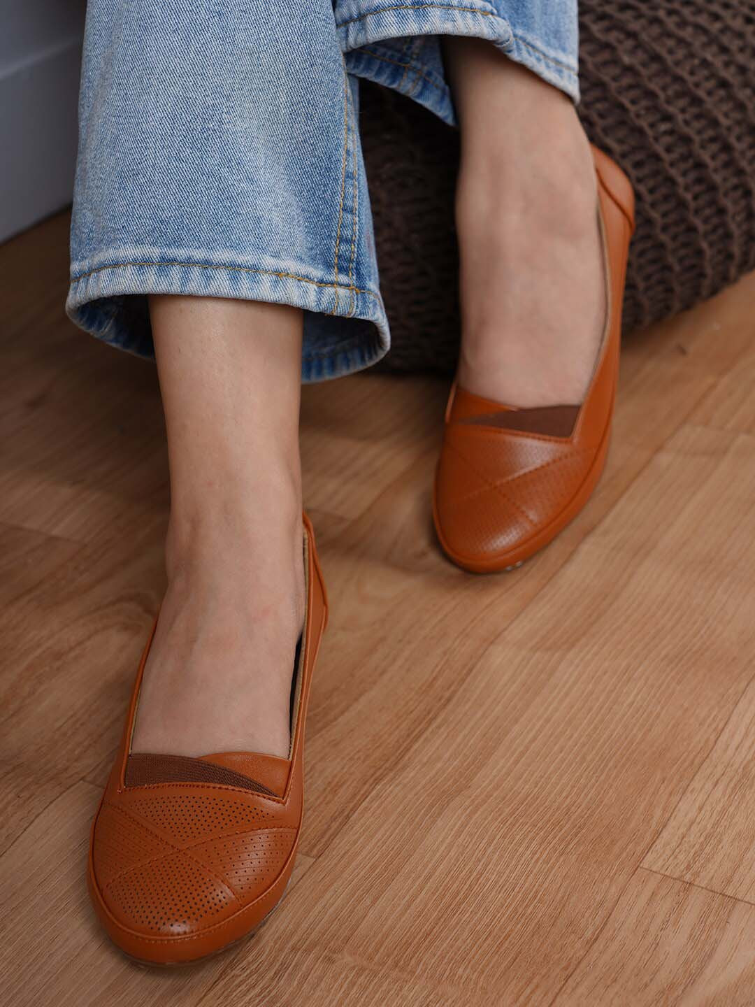 

VEILLE Women Tan Ballerinas with Laser Cut Flats