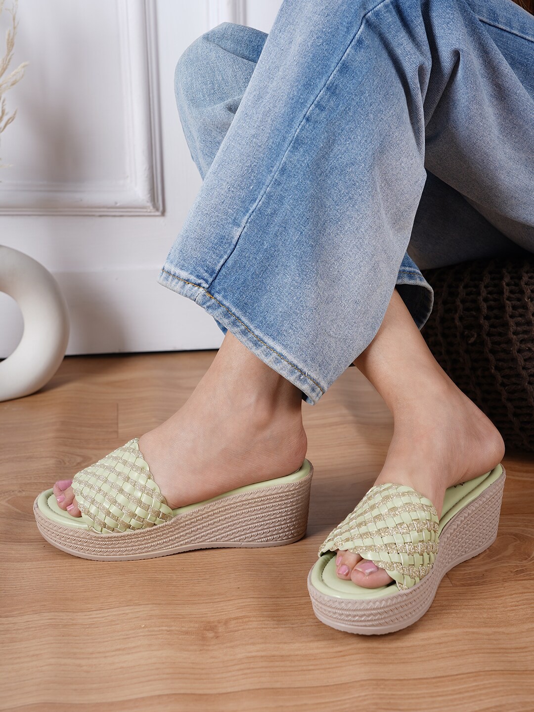 

VEILLE Green Woven Design Wedge Heels