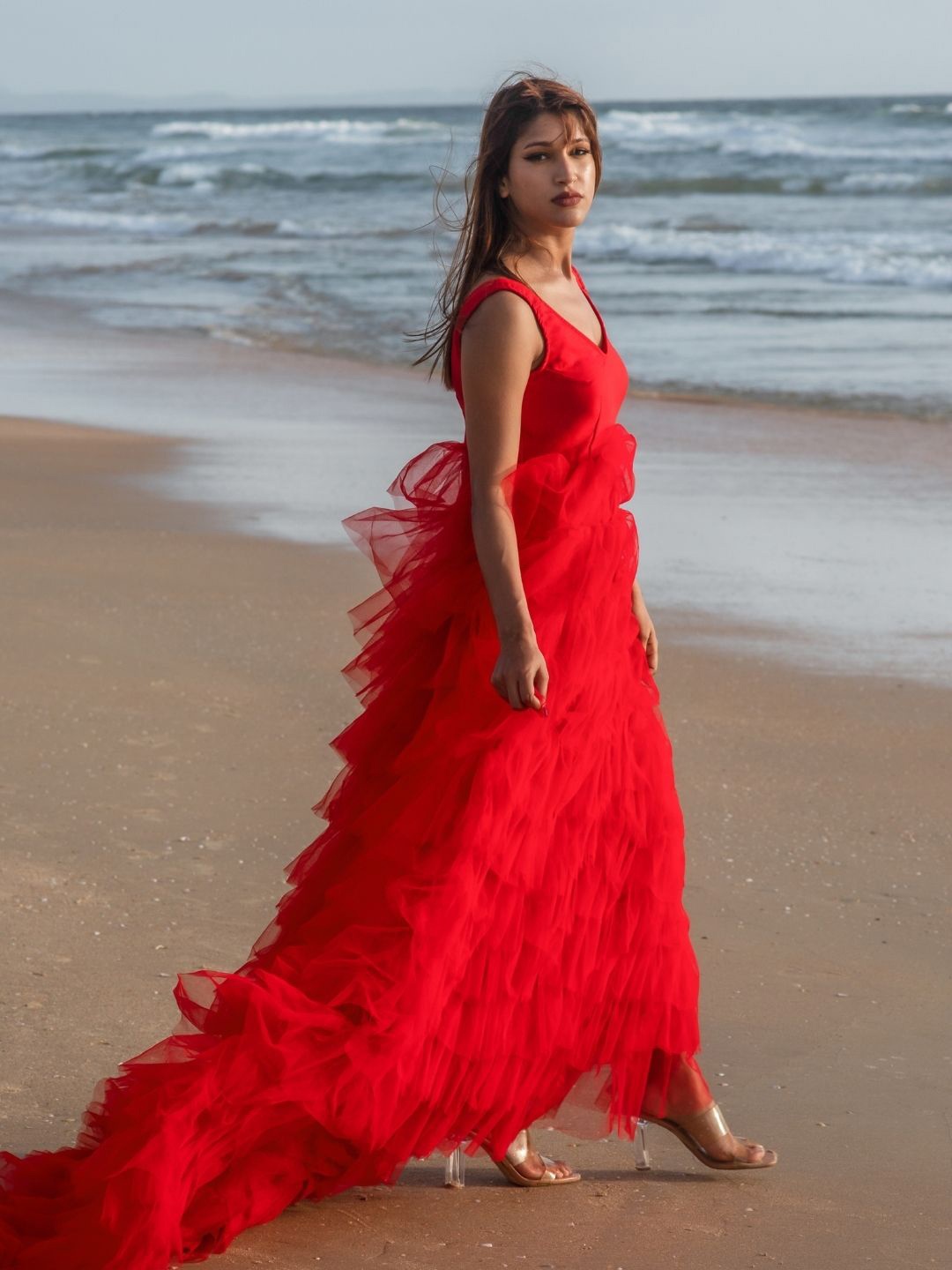 

HOUSE OF JAMOTI Women Red Net Maxi Gown