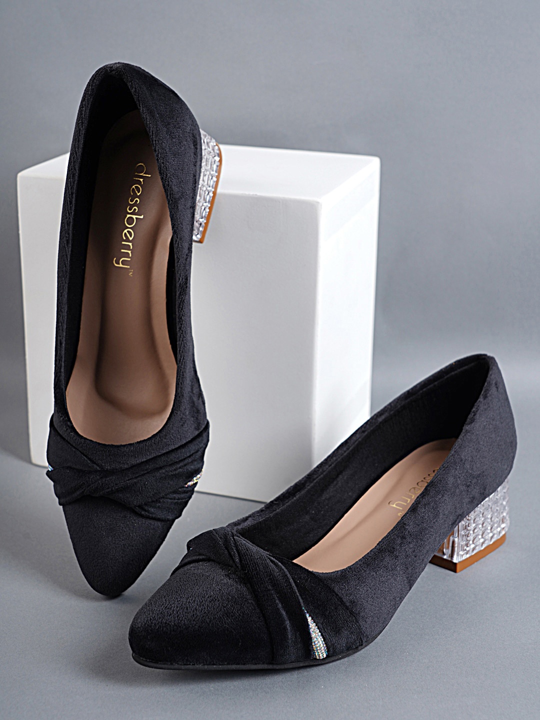 

DressBerry Black Velvet Block Pumps