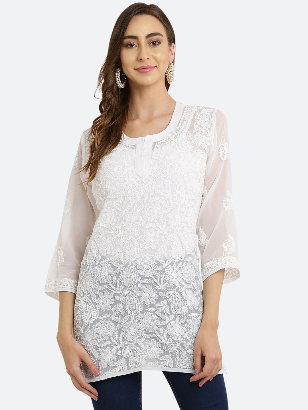 

FAWOMENT White Floral Embroidered Chikankari Kurti