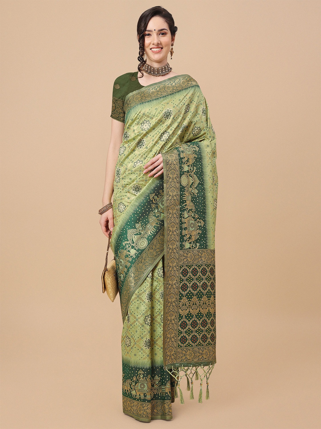 

Mitera Green & Gold-Toned Ethnic Motifs Zari Silk Blend Banarasi Saree