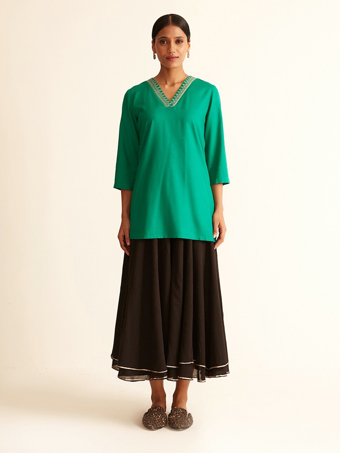 

Ancestry Women Green Solid Modal V-Neck Straight Kurti