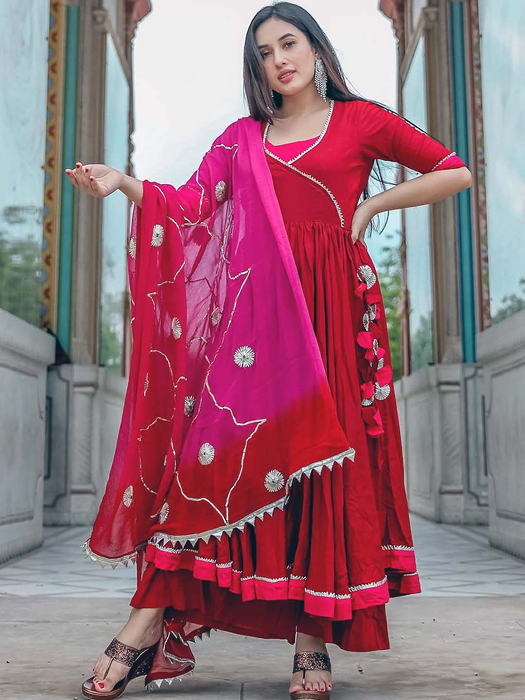 

AACHHO Gotapatti Suit Set, Red