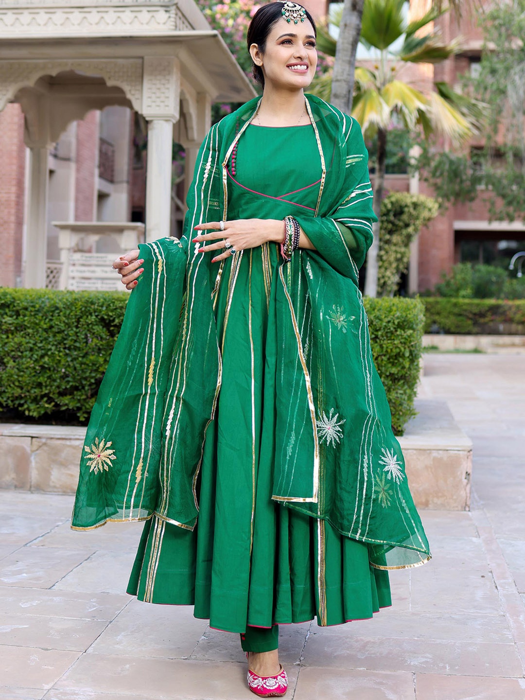 

AACHHO Golf Green Gotapatti Pure Cotton Suit Set