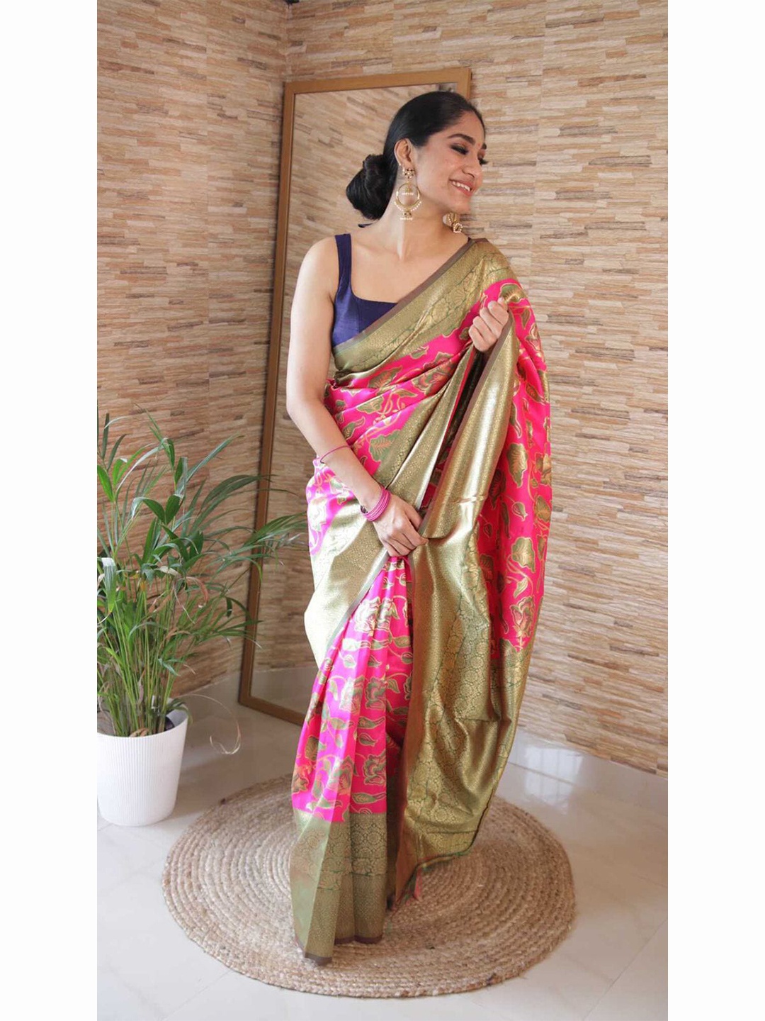 

BESUCHER Pink & Green Woven Design Zari Art Silk Kanjeevaram Saree