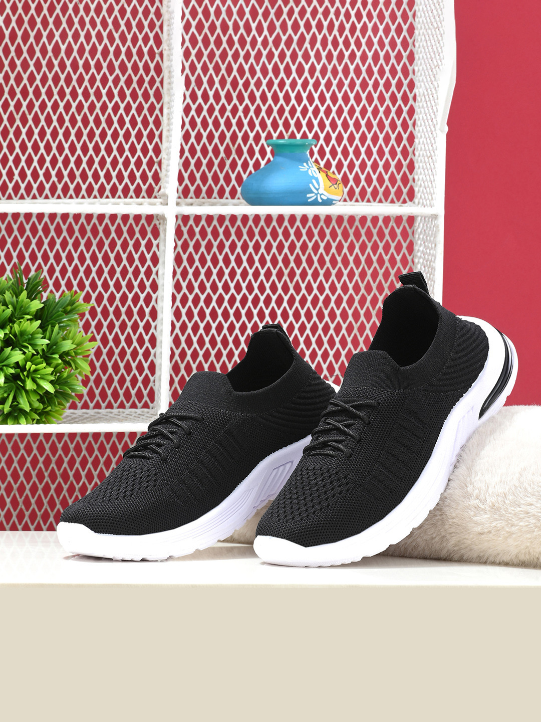 

BIRDE Women Black Solid Mesh Non-Marking Walking Shoes