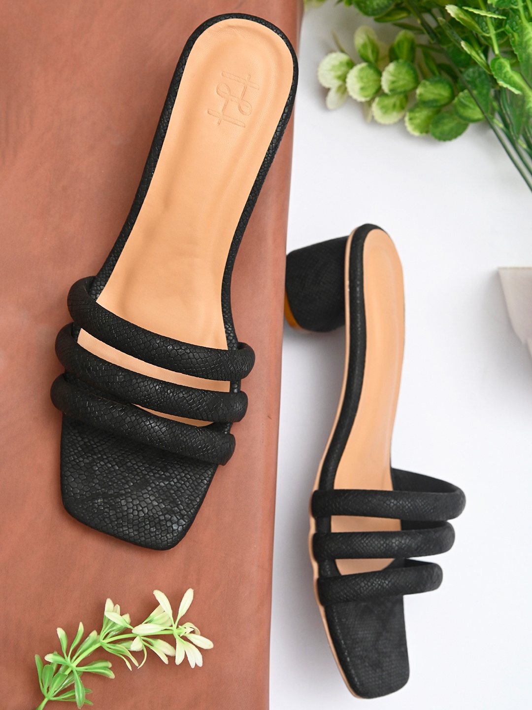 

Hydes N Hues Black Textured Party Block Heels