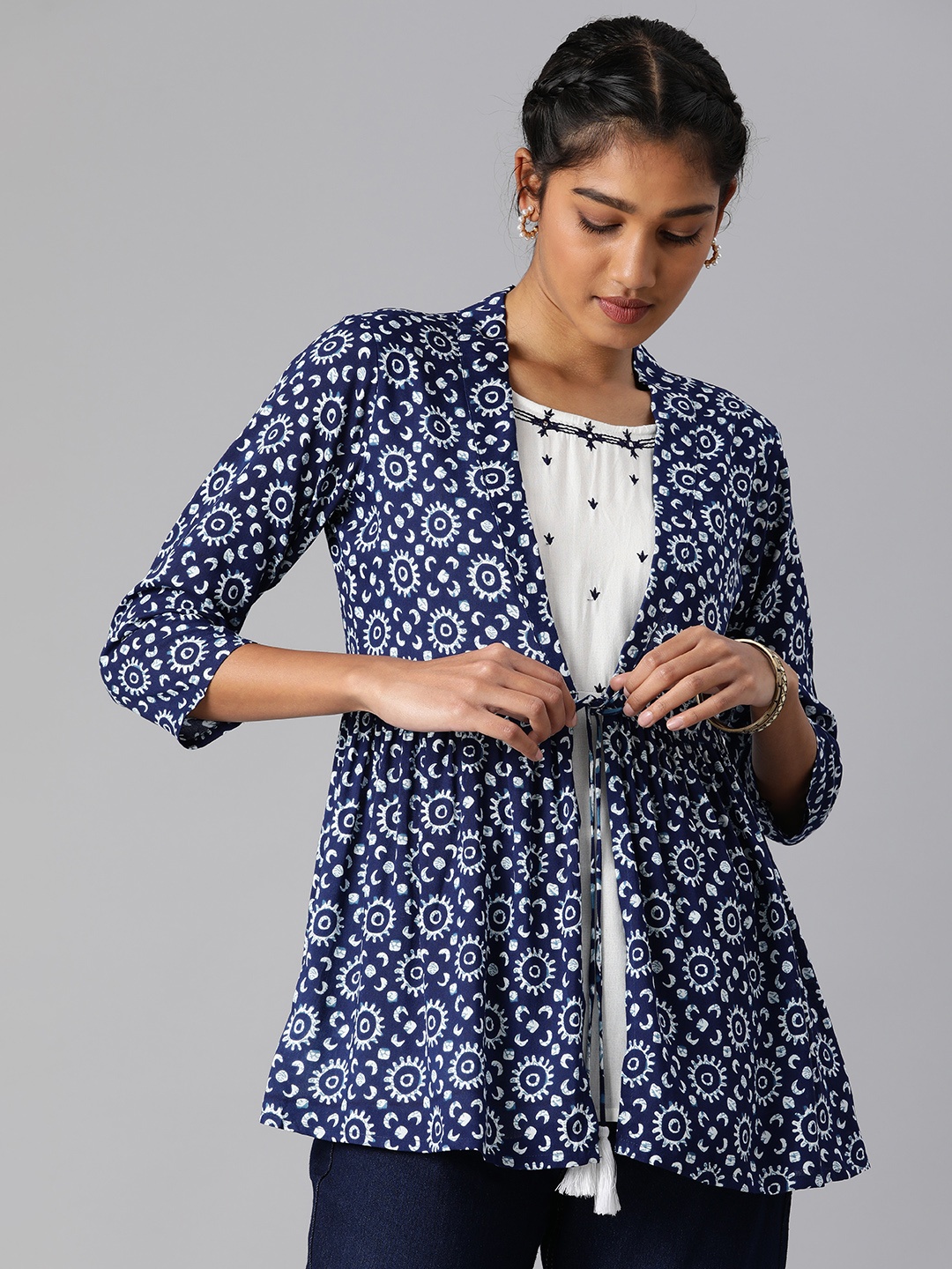 

MALHAAR Blue & White Printed Pleated Kurti with Jacket
